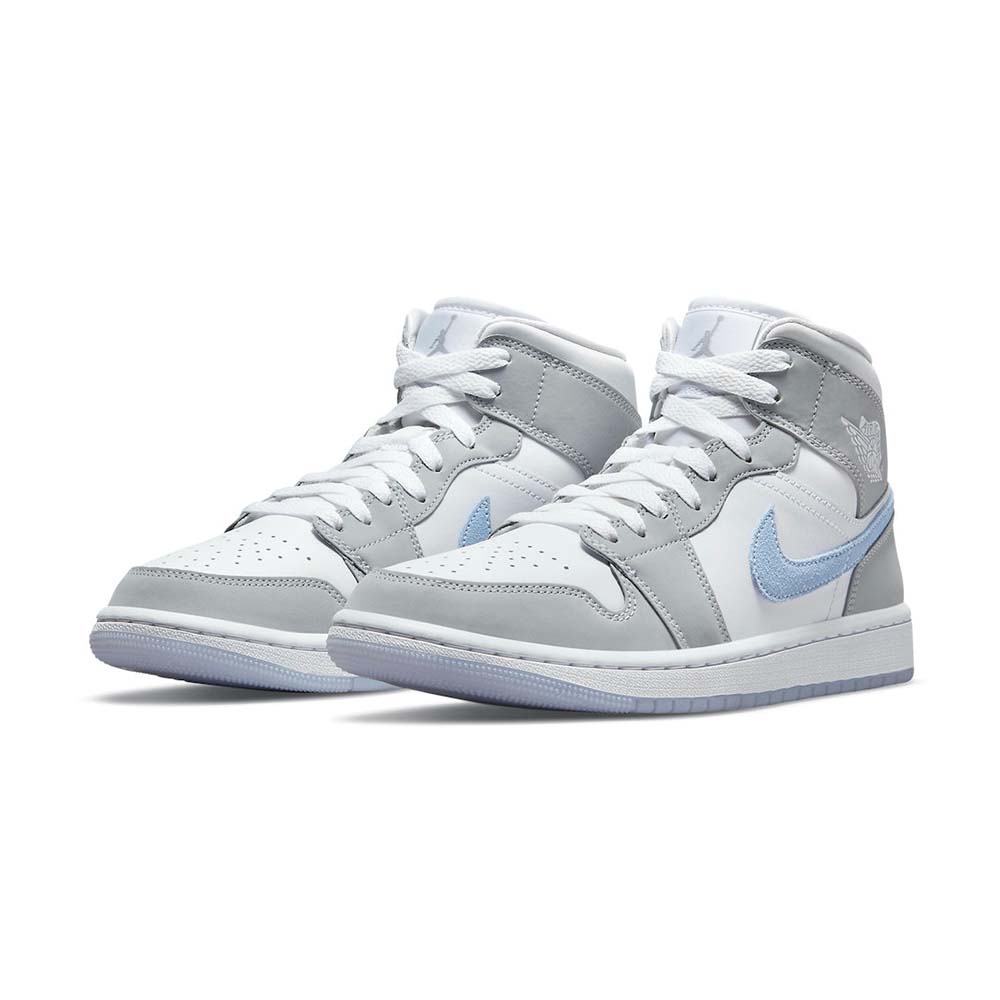 Air Jordan 1 Mid WMNS  ‘ Wolf Grey Aluminum ‘ BQ6472-105