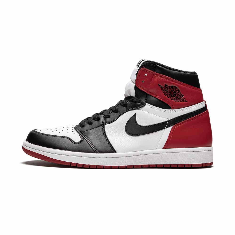 Jordan Air Jordan 1 Retro High OG  ‘ Black Toe ‘ 555088-125