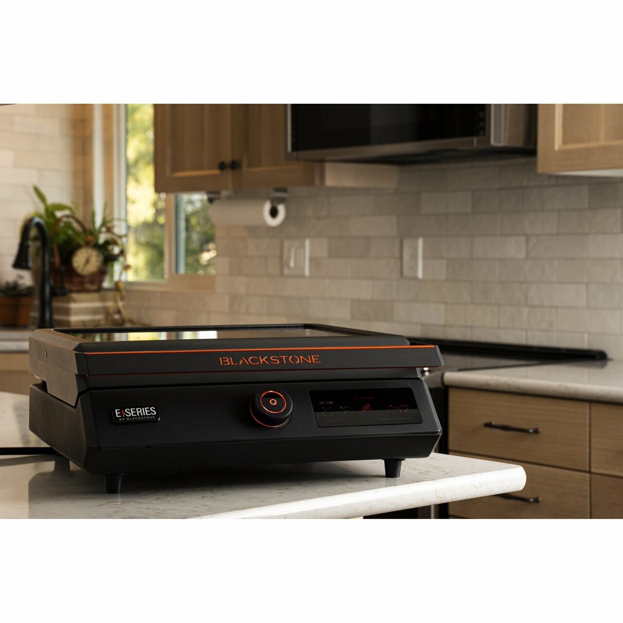 Blackstone E-Series 17' Electric Tabletop Griddle with Hood